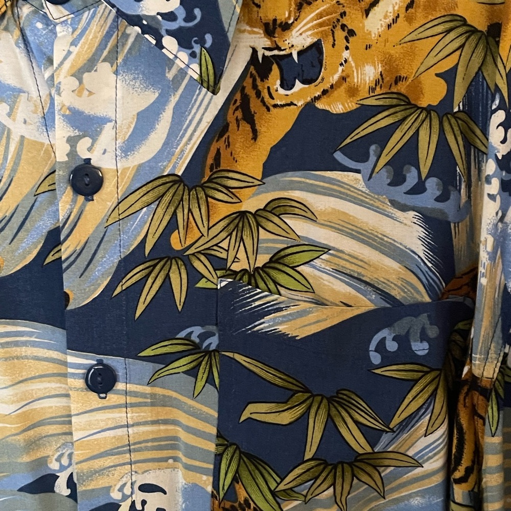 Tropical Tiger Print Casual Men’s Short Sleeve Shirt - Picture 3 of 7